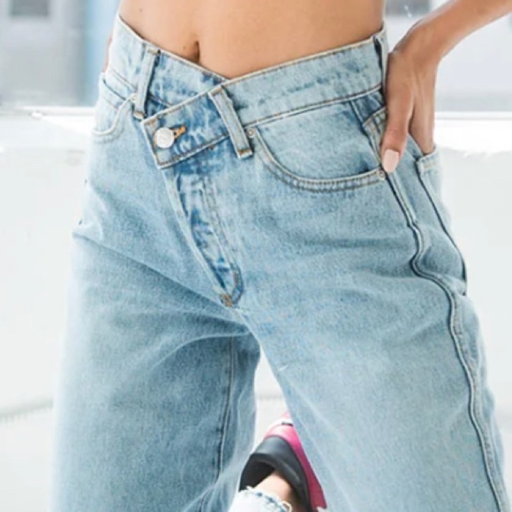 Revice asymmetrical jeans